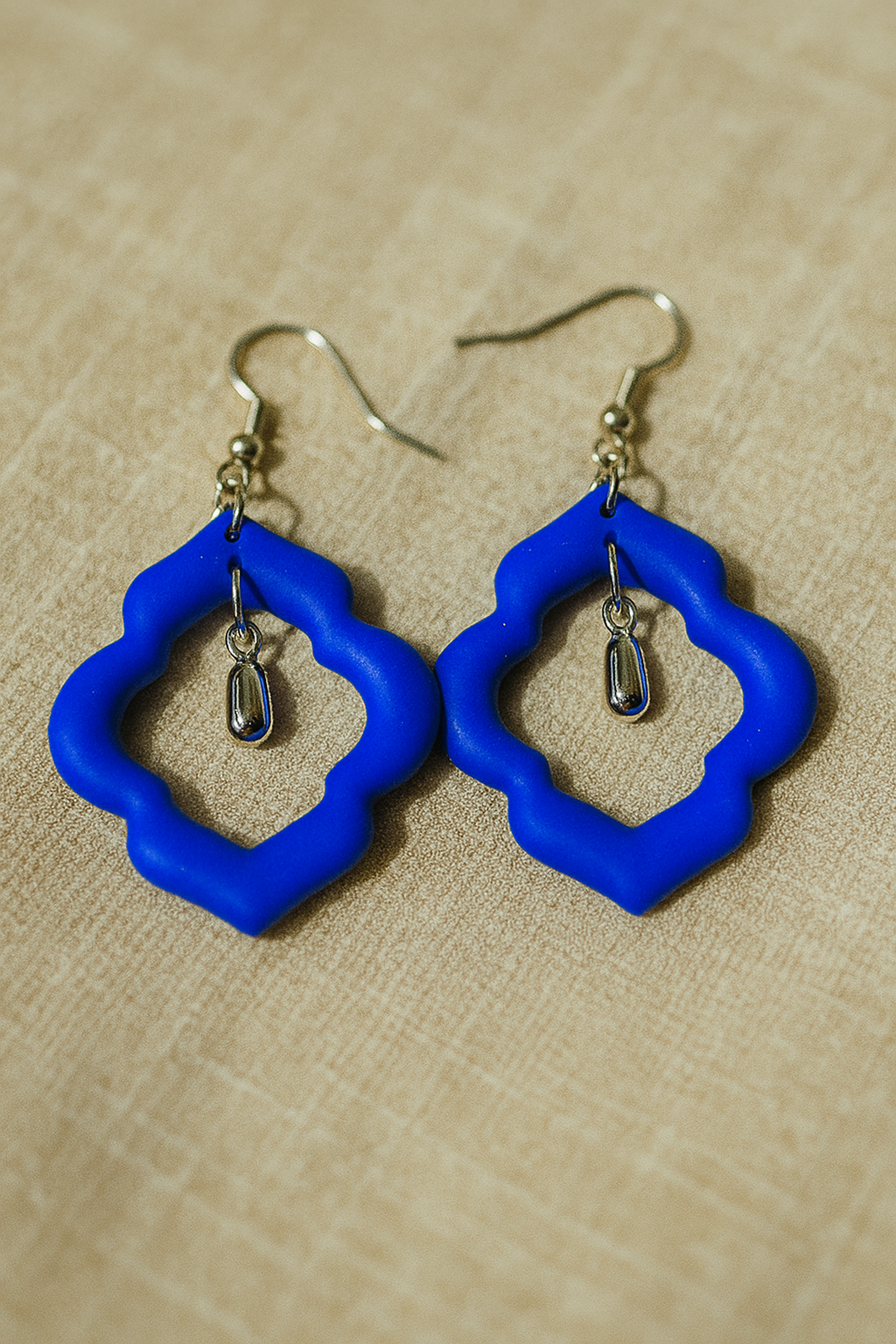 Örhängen röda och blå variant